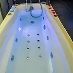 Golden Blue Jacuzzi Annecy