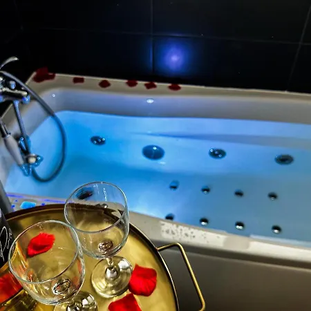 公寓 Golden Blue Jacuzzi
